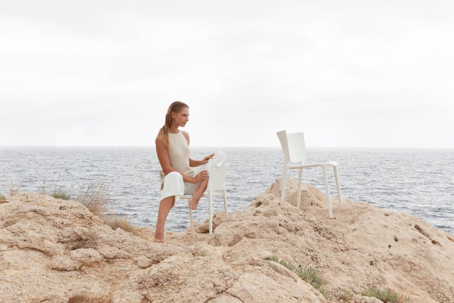 Стул пластиковый Vondom Africa Basic белый