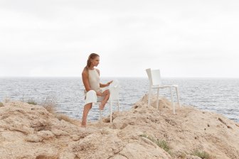 Кресло пластиковое Vondom Africa Basic белый