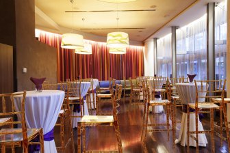 Стул прозрачный барный Siesta Contract Chiavari Bar 75 янтарный