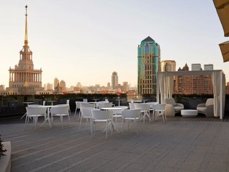 Кресло пластиковое Vondom Africa Basic белый