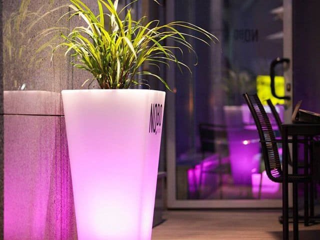 Кашпо пластиковое светящееся Y-Pot Lighting