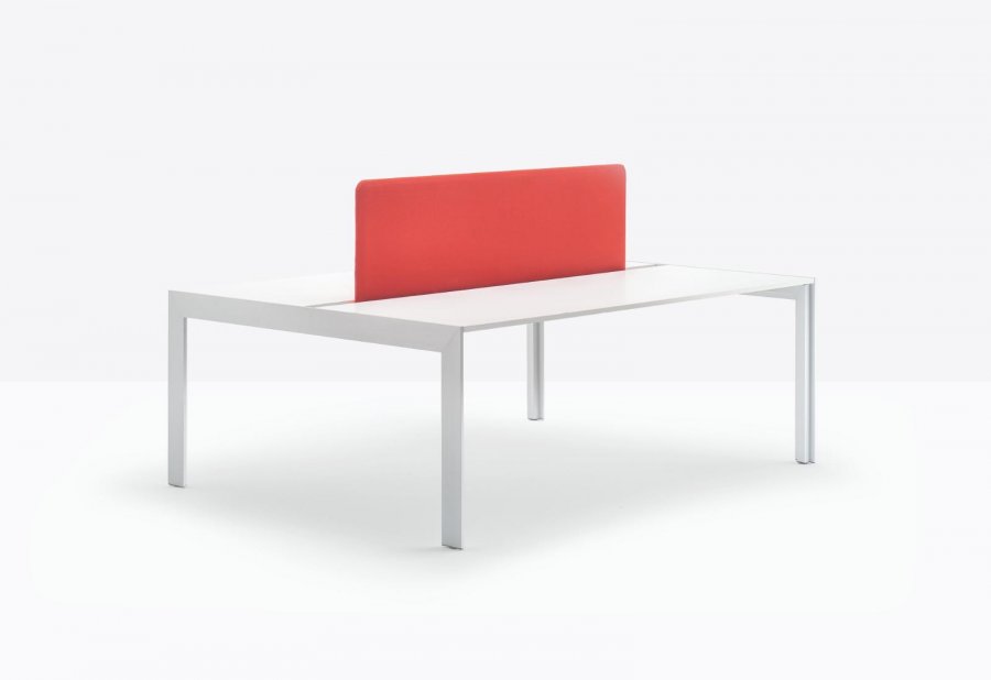 Стол со звукопоглощающей панелью Matrix Desk