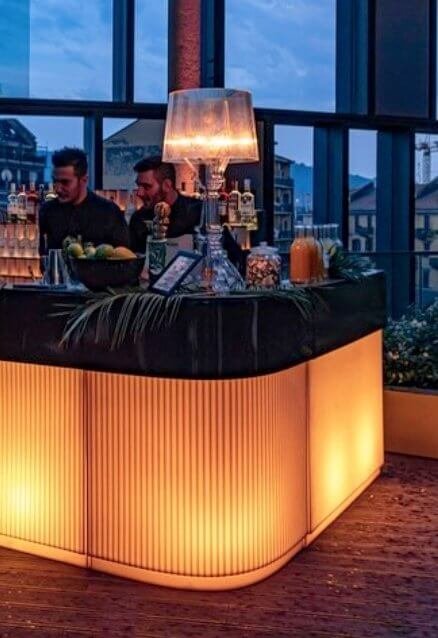 Стойка пластиковая барная светящаяся Cordiale Corner Art Deco Lighting