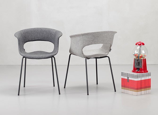 Кресло с обивкой Miss B Pop coated steel frame