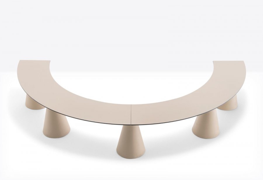 Скамейка полукруглая пластиковая Ikon Bench