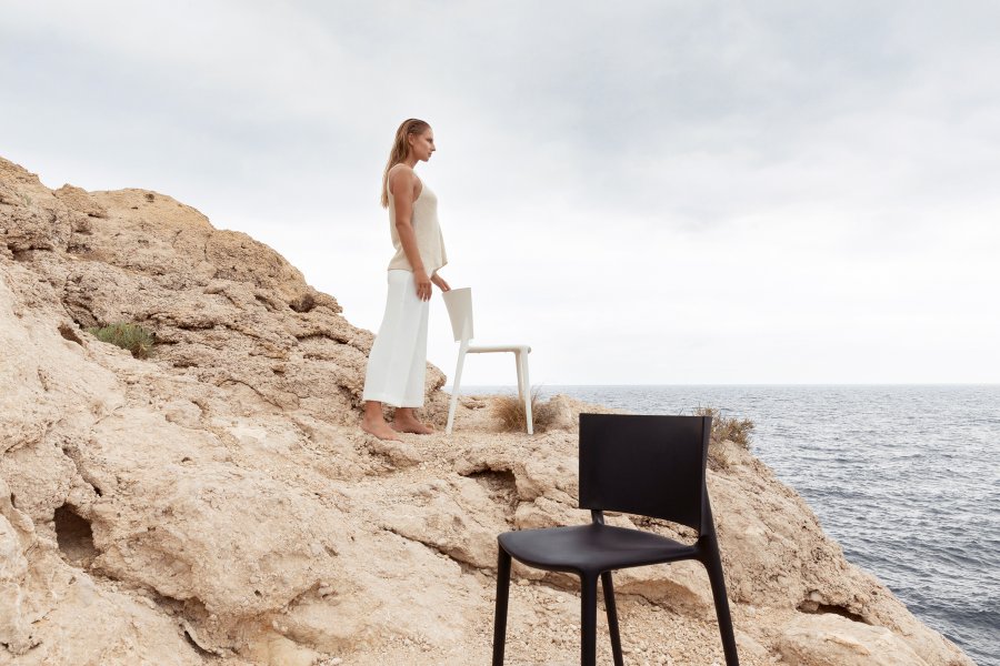 Стул пластиковый Vondom Africa Basic белый