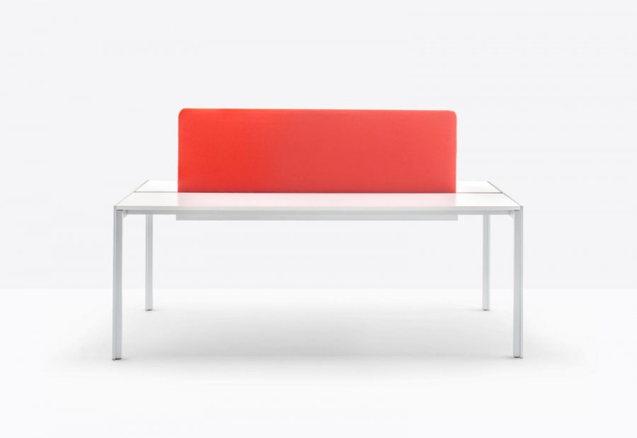 Стол со звукопоглощающей панелью Matrix Desk