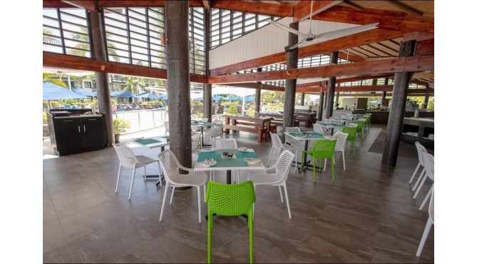 Ресторан Blu Brasserie в отеле Radisson Blu Resort Fiji Denarau Island, о. Денарау