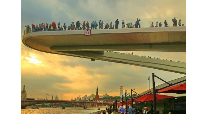 Парящий мост, Москва