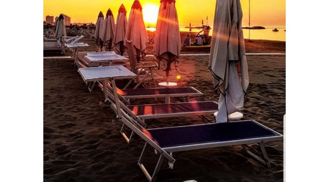 Пляж Oasis de la Playa, Каттолика, Италия