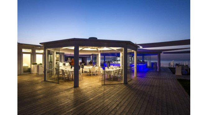 Oktàgona beach & restaurant, Бриндизи, Италия