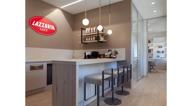 Lazzarin Cafe, Сузегана, Италия