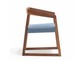 Кресло деревянное мягкое PEDRALI Sign массив ореха, ткань орех Фото 1