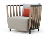 Кресло деревянное лаунж с подушками Ethimo Swing алюминий, тик, акрил черный, натуральный, серый Фото 1